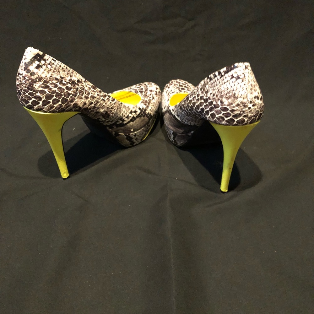 Shoes - Picture 2 of 4